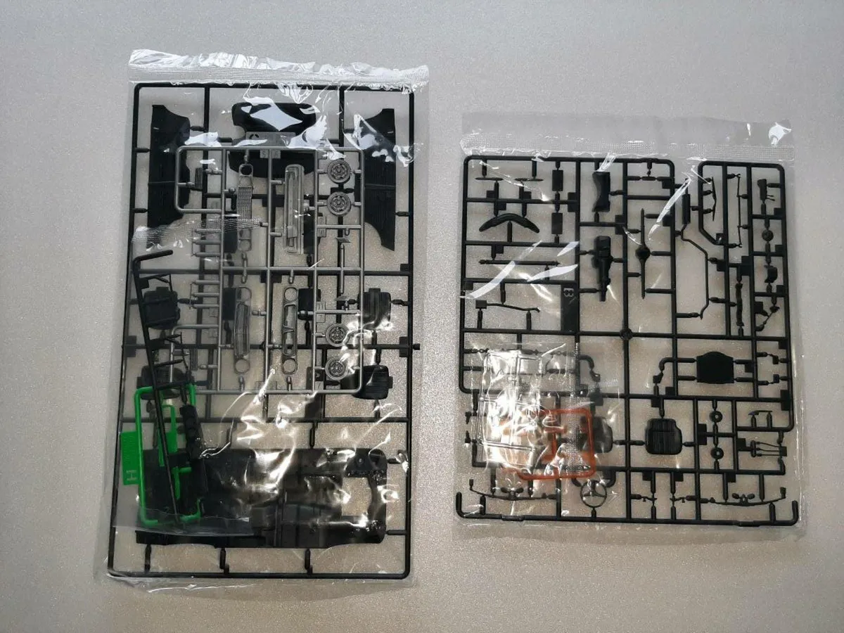 1:24 Scale Car plastic assembly kit - Image 4