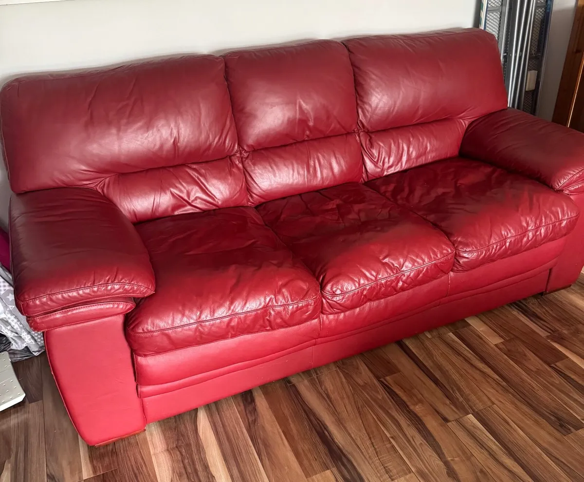 3 seater red leather couch - Image 3