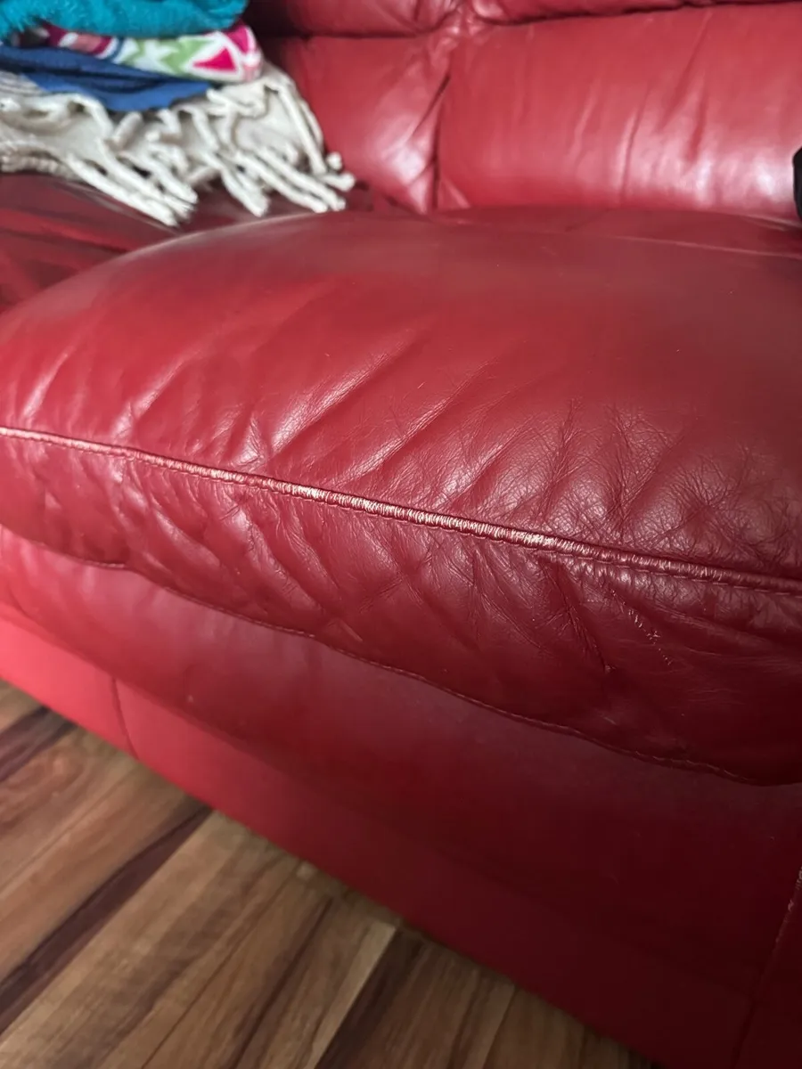3 seater red leather couch - Image 4