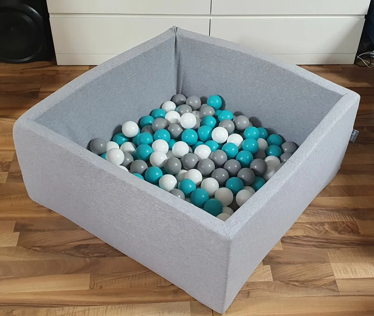 KiddyMoon baby foam pit inc. balls - Image 1