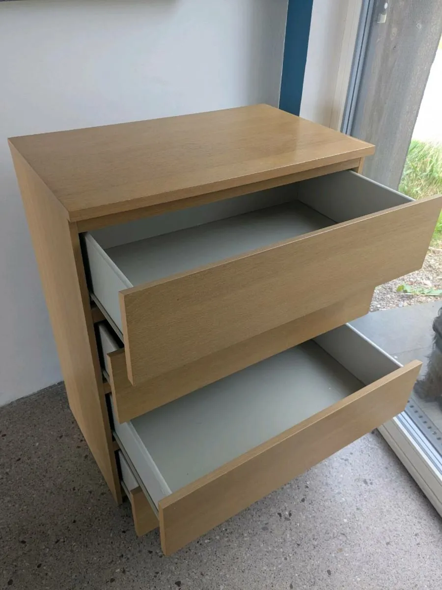 Chest of drawers - Image 2