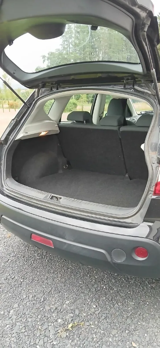Nissan Qashqai 2011 - Image 2