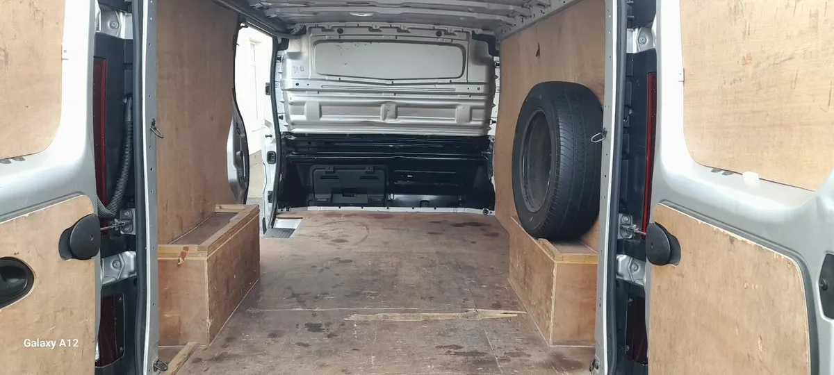 Van - Image 4