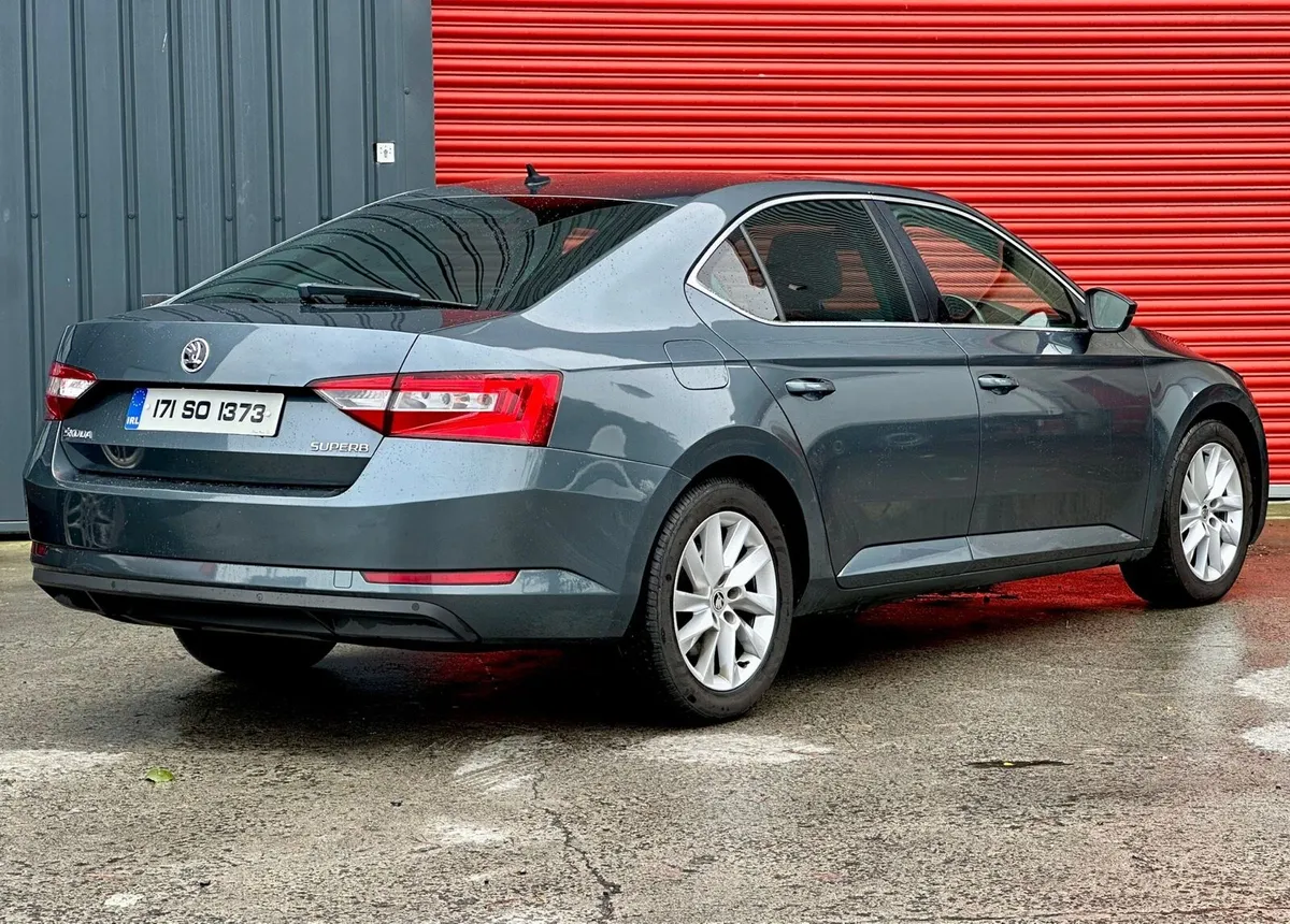 SKODA SUPERB 2.0 TDI SE BUSINESS - Image 4