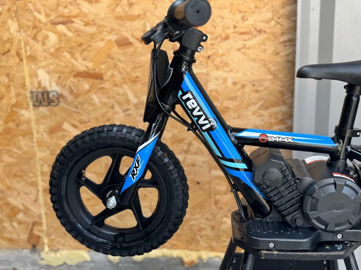 Revvi 12′′ Electric Balance Bike like New - Image 4