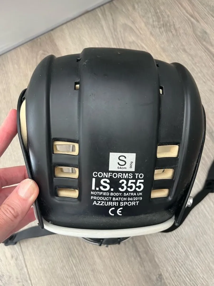 Azzuri Helmet size s - never worn - Image 3