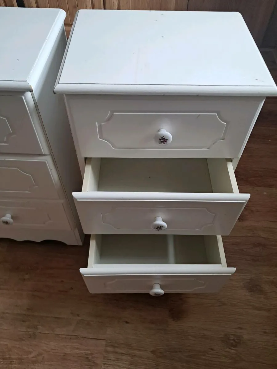 3 bed side lockers €15 each/ 3 for 40 - Image 4