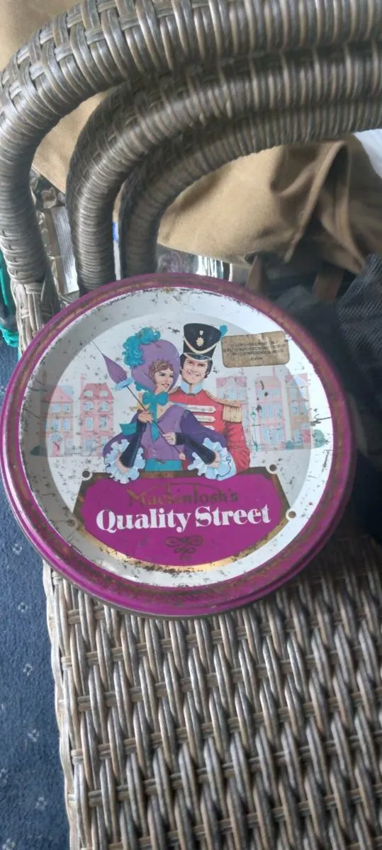Quality street tin - Image 1