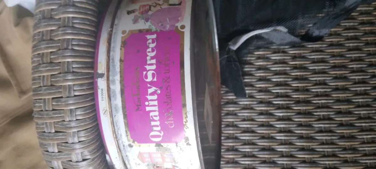 Quality street tin - Image 2