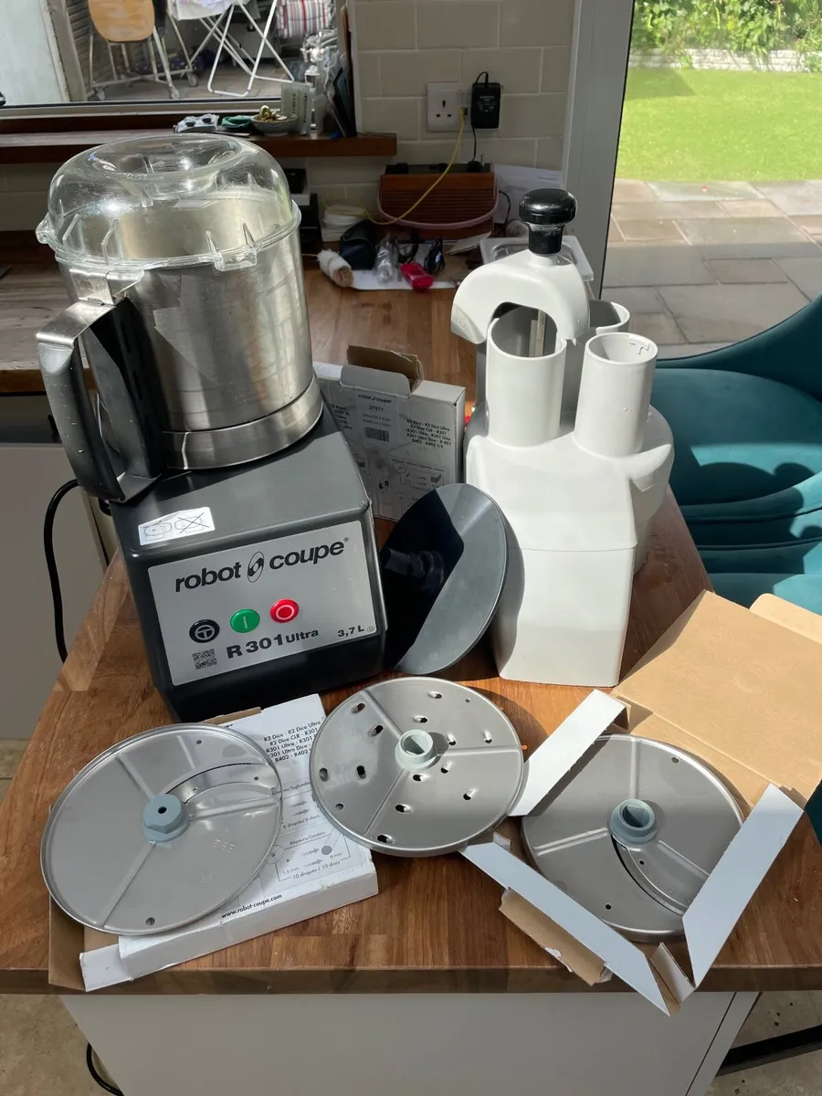 Robot coupe R301 Ultra 3.7L catering equipment - Image 1