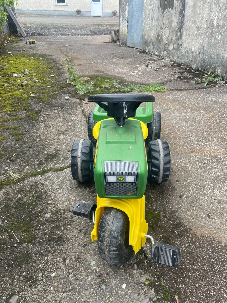 John deer ride on - Image 1