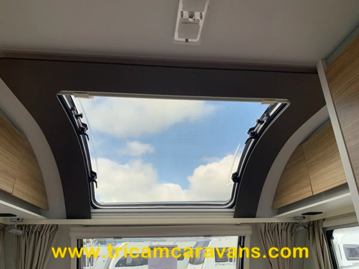 2018 Adria Altea 472 DS Eden 5 Berth - Image 3