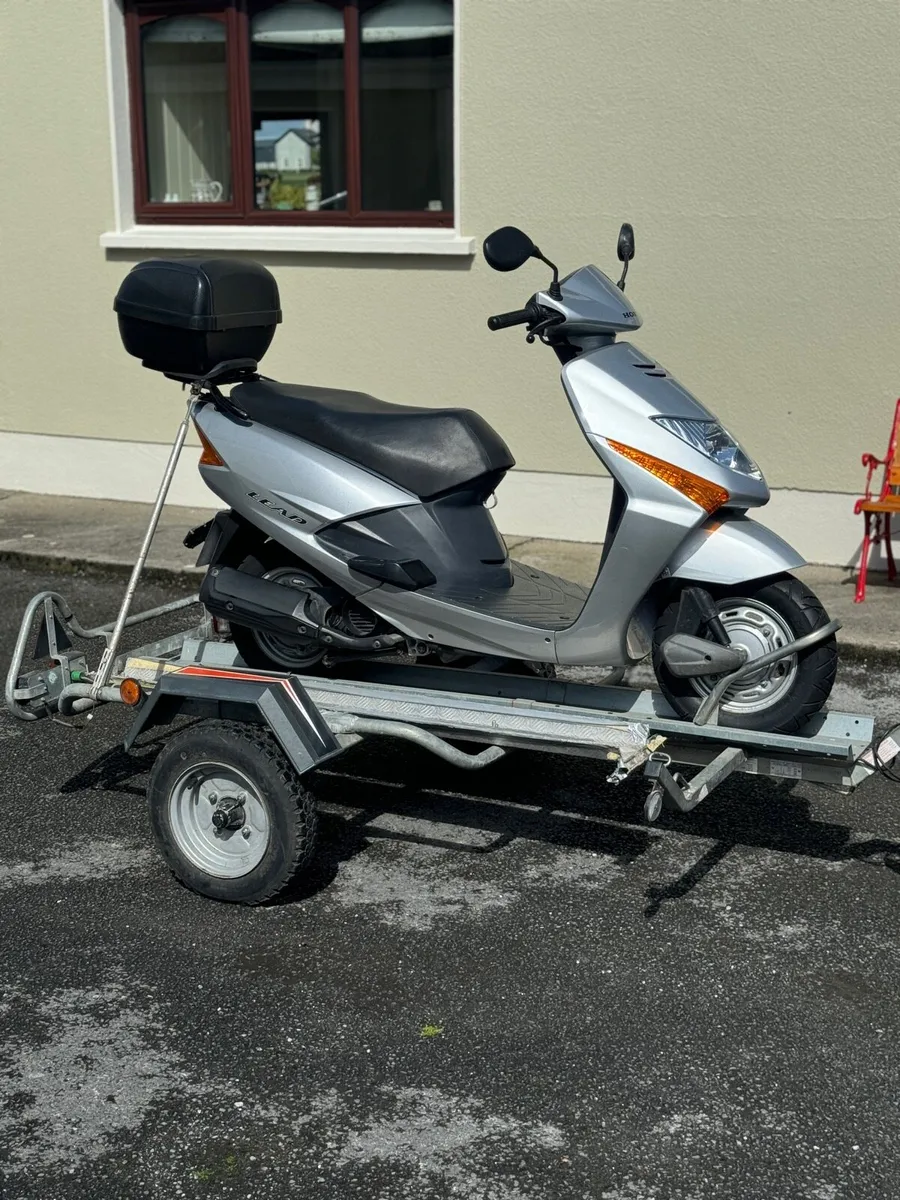 Honda Lead Scooter - Image 1