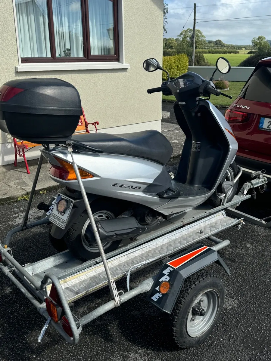 Honda Lead Scooter - Image 2