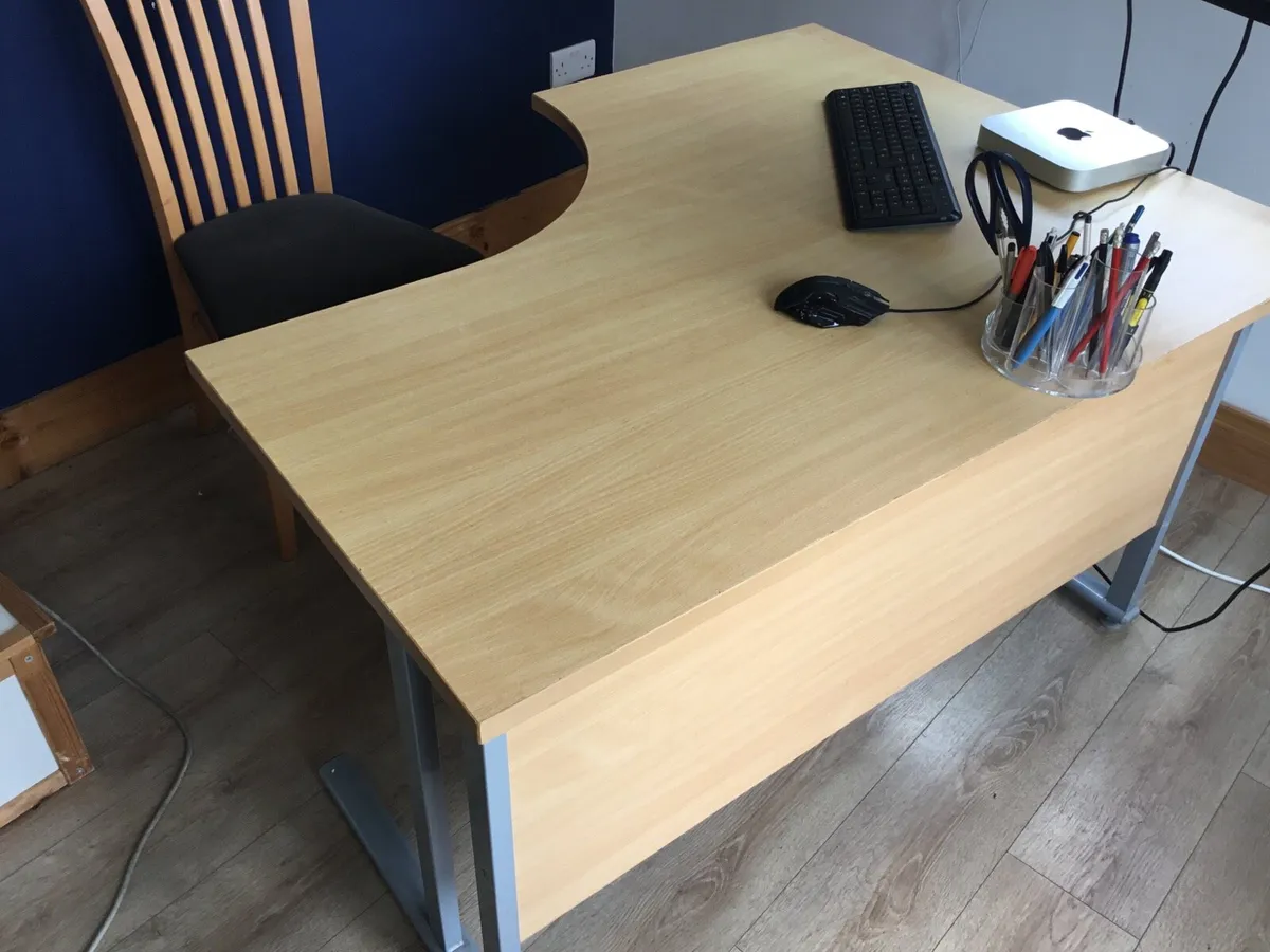 Corner desk for home office/student desk. - Image 1