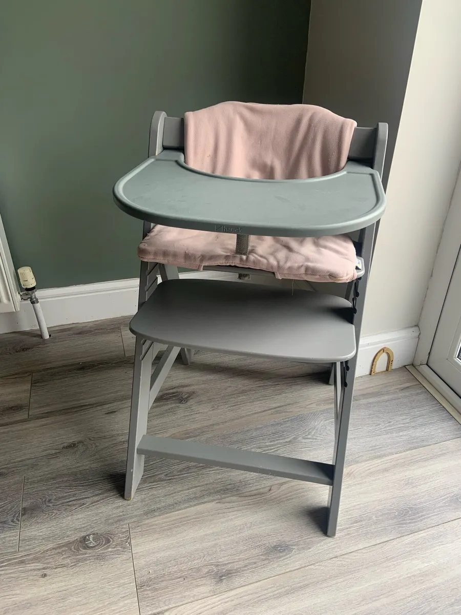 Hauck alpha wooden highchair - Image 1