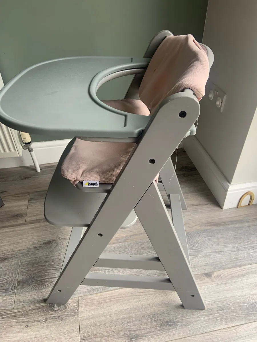 Hauck alpha wooden highchair - Image 2