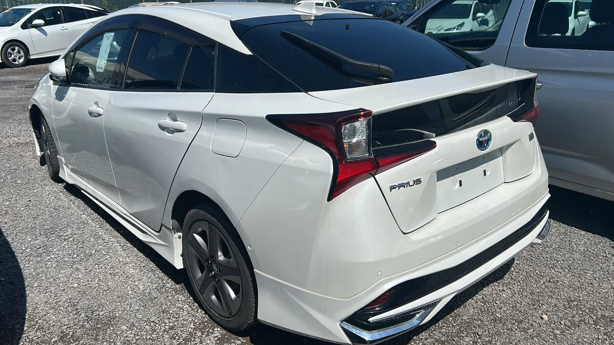 2021 Toyota Prius Self Charge Hybrid Automatic - Image 3