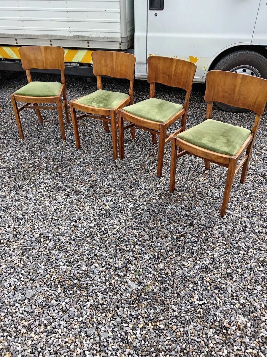 4 retro chairs - Image 1