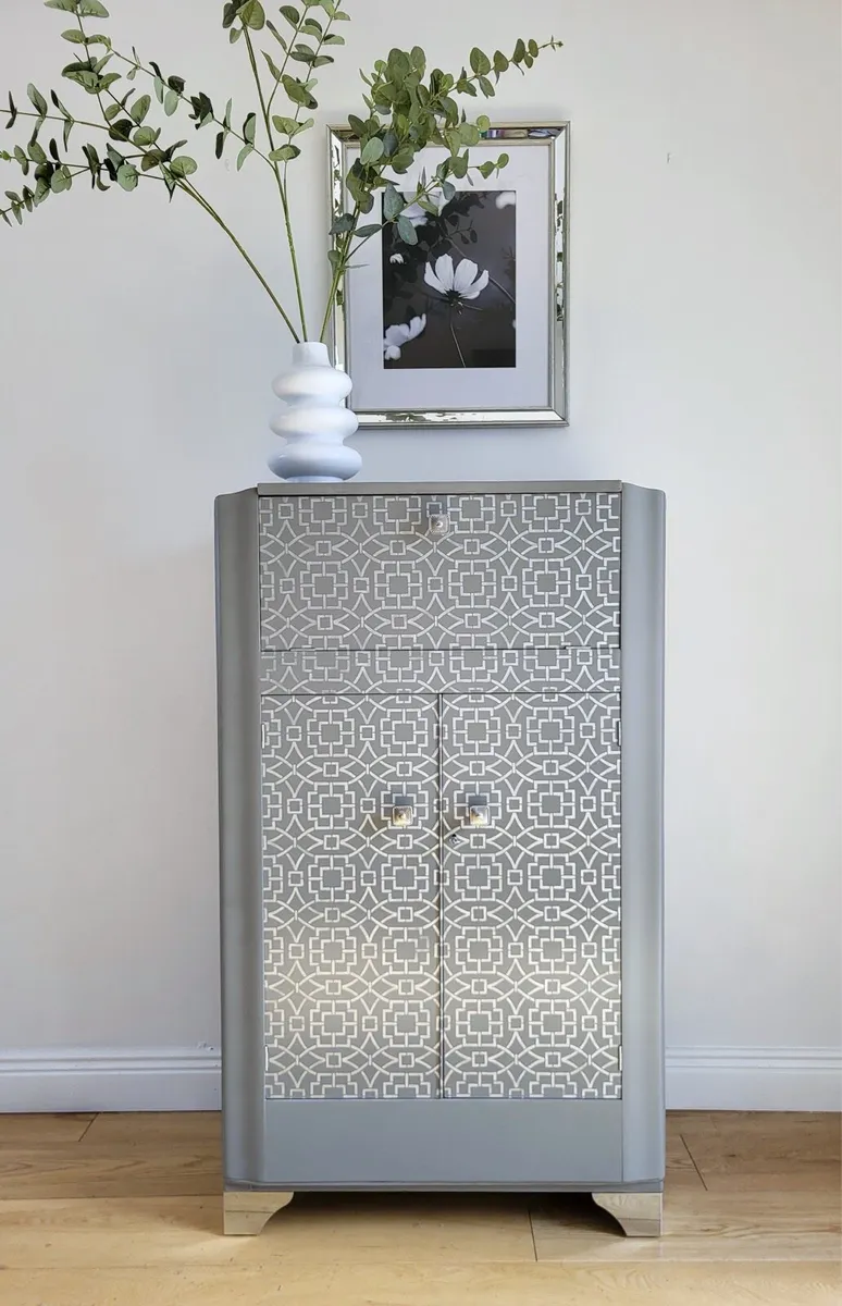 Mid century cocktail cabinet - Image 1