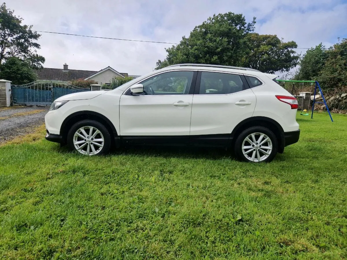 Nissan Qashqai SV low kms - Image 4