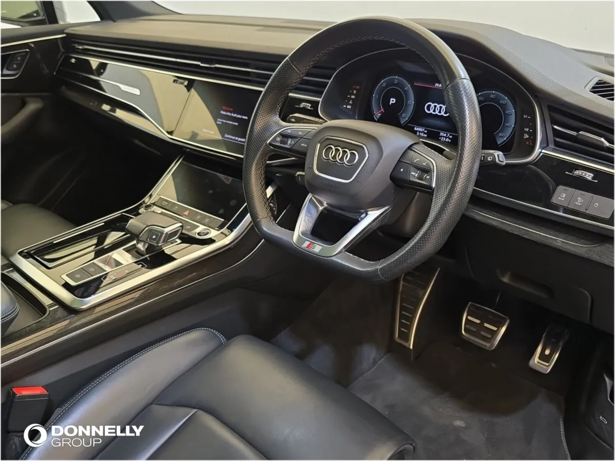 Audi Q7 Diesel Estate Black Edition - Image 4