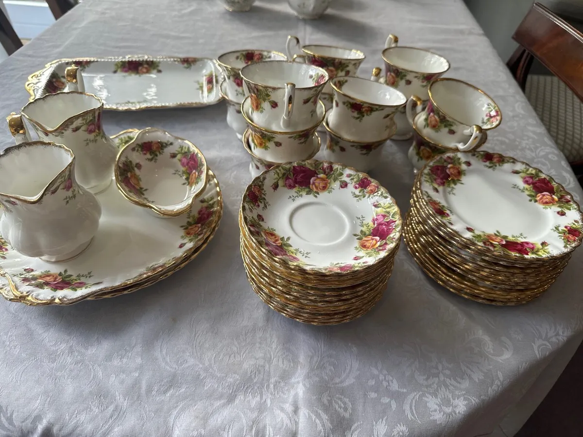 Royal Albert Old Country Roses 12 piece tea set - Image 1