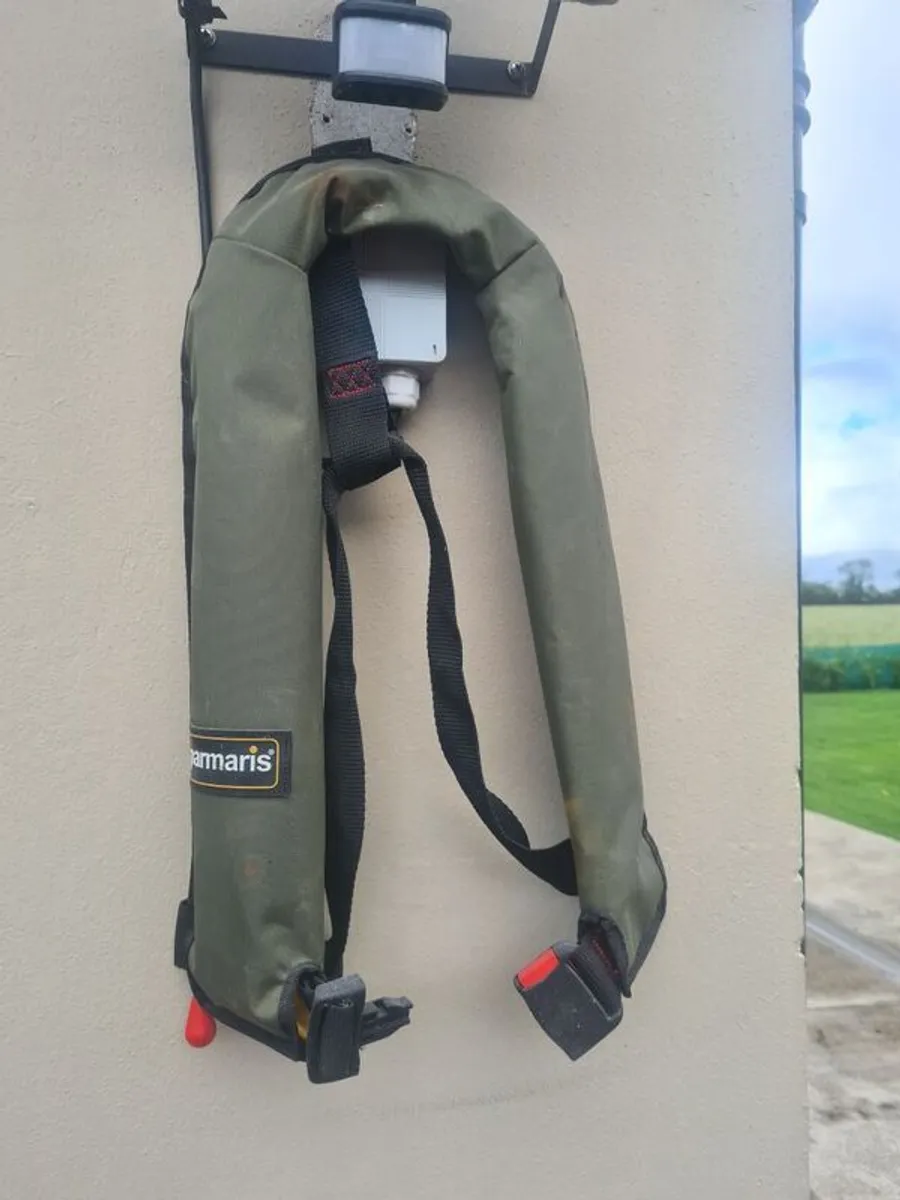 life jackets - Image 2
