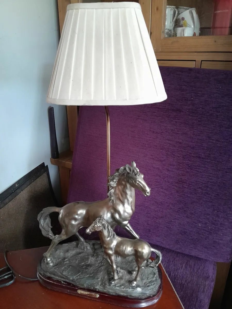 Horse and foal lamp - Image 1