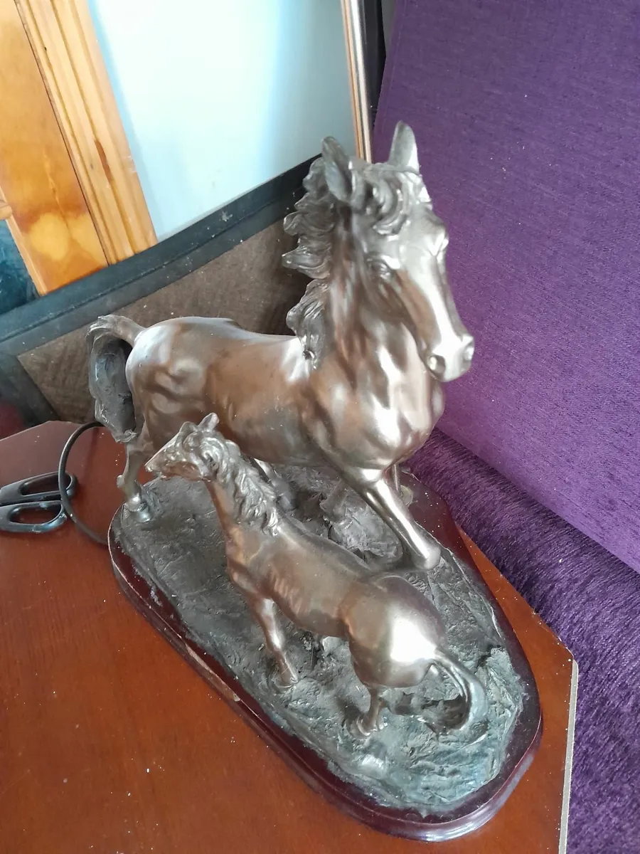 Horse and foal lamp - Image 2