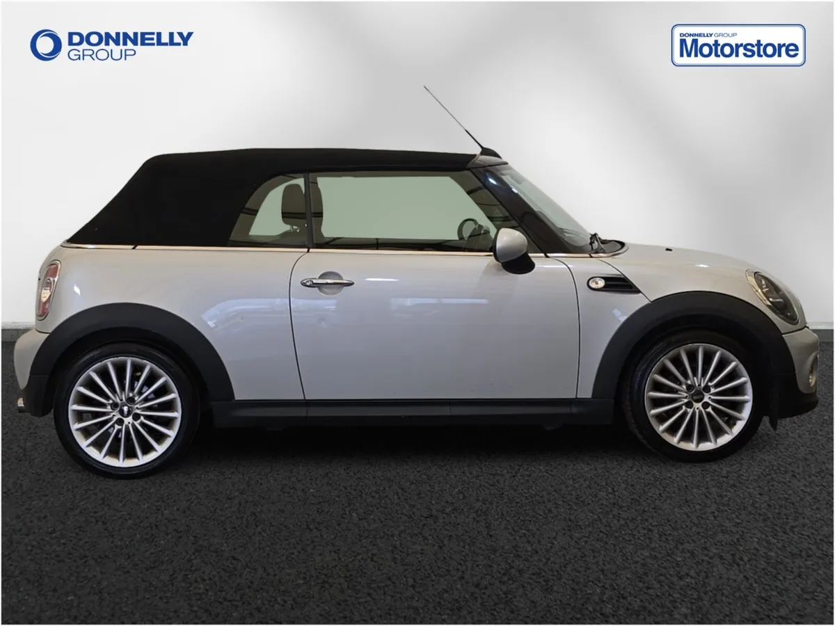 MINI Convertible Cooper - Image 3