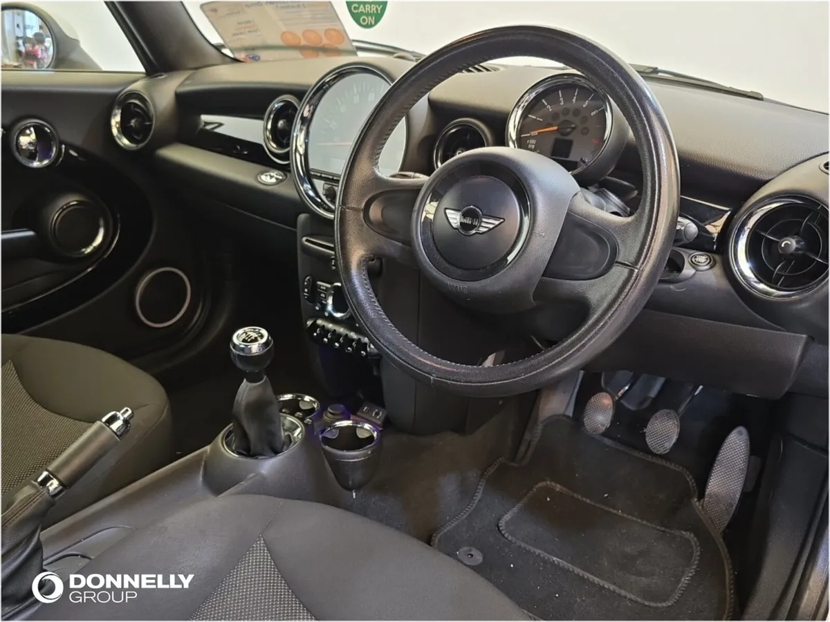 MINI Convertible Cooper - Image 4