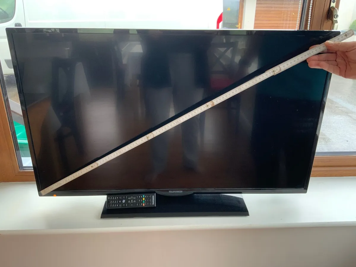 Telefunken TV 100 cm Multi Media - Image 1