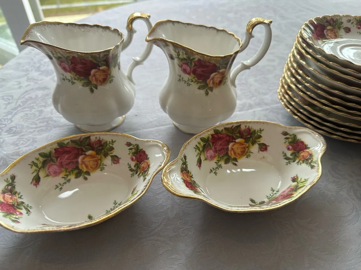 Royal Albert Old Country Roses 12 piece tea set - Image 3
