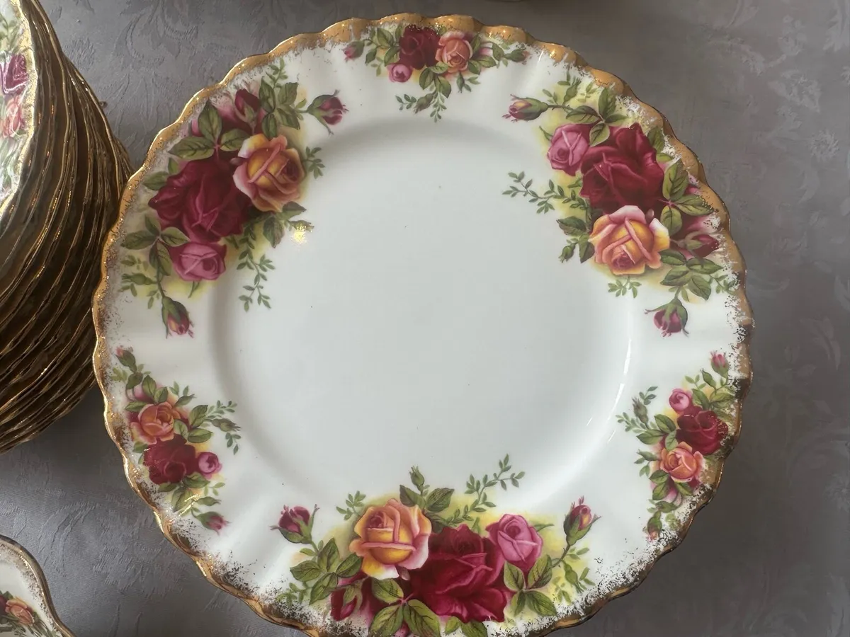 Royal Albert Old Country Roses 12 piece tea set - Image 4