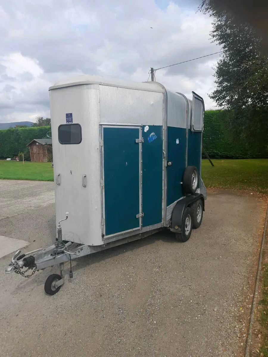 Ifor Williams 505 Horsebox - Image 1