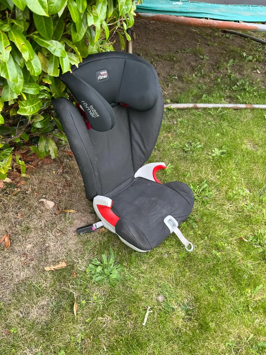 Britax Romer high back booster child car seat - Image 1