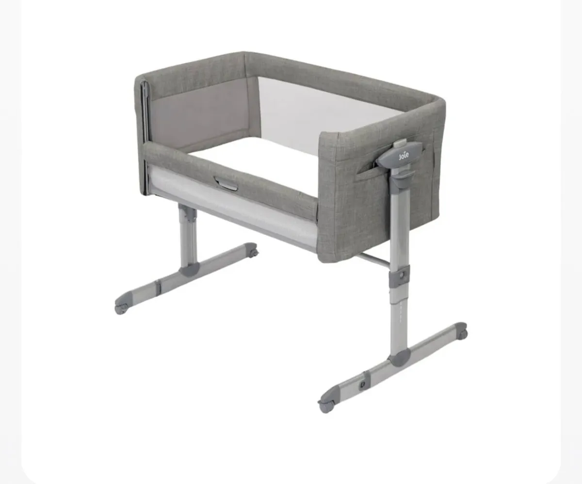 Joie Roomie Glide Bedside Crib - Image 2