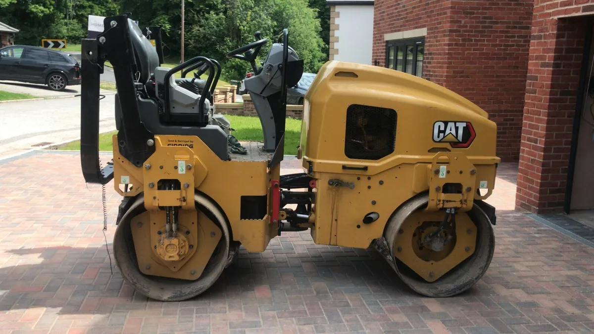 2023 caterpillar cb2.7 roller - Image 2