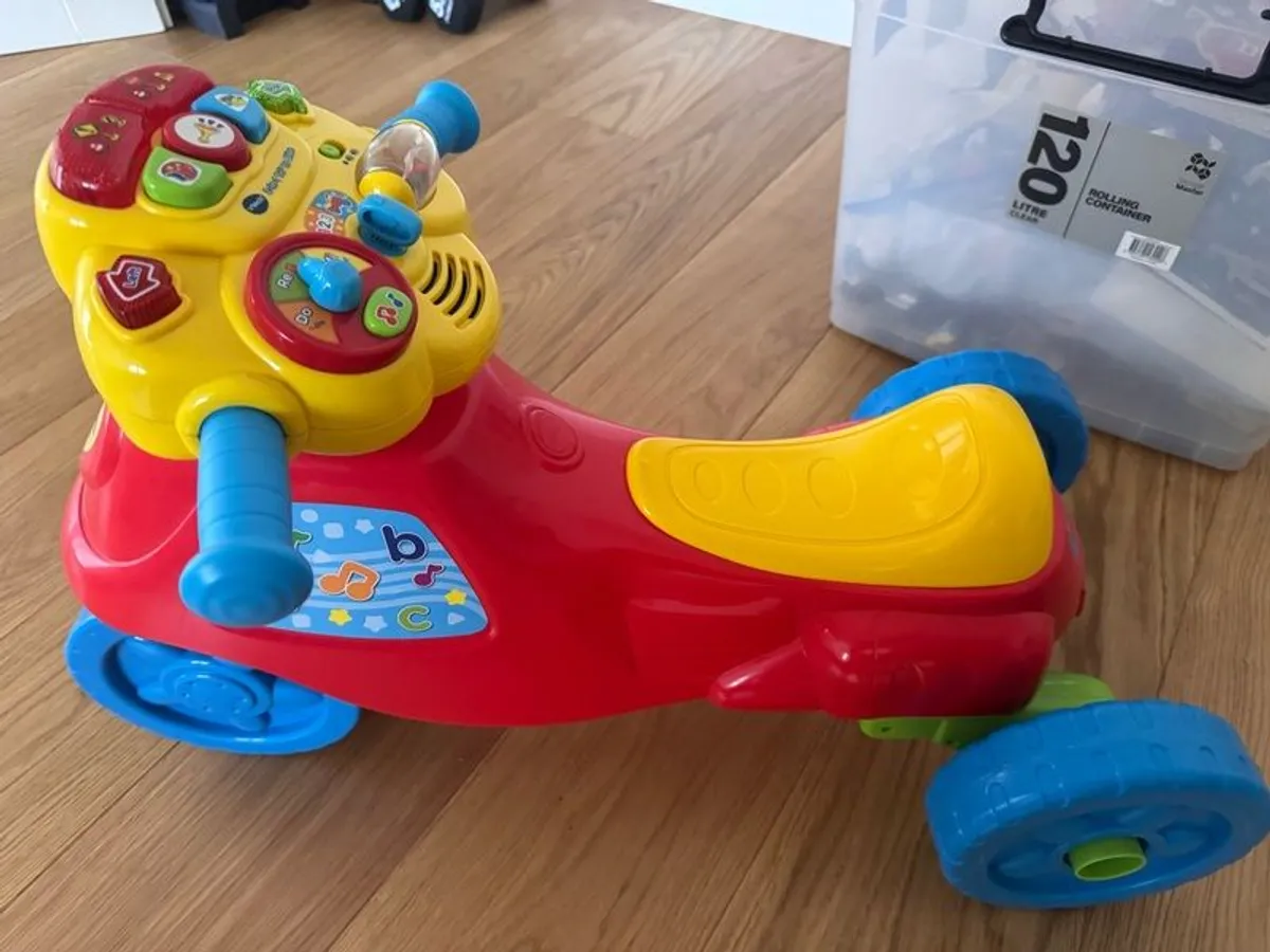 2-in-1 Learn and Zoom Motorbike - Image 1