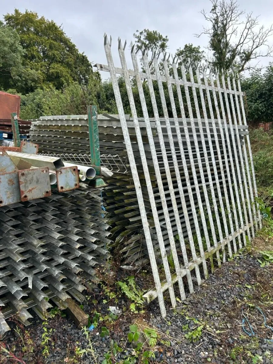 Palisade fencing panels - Image 2