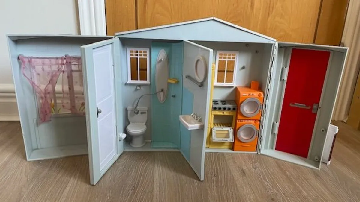 Barbie Doll House - Image 2