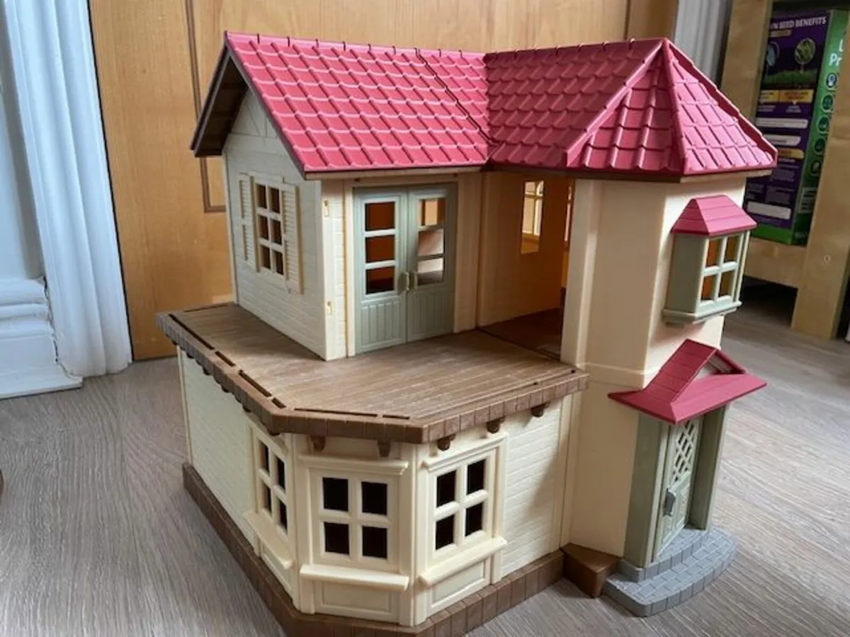 Sylvanian Families - Beechwood Hall House - Image 4