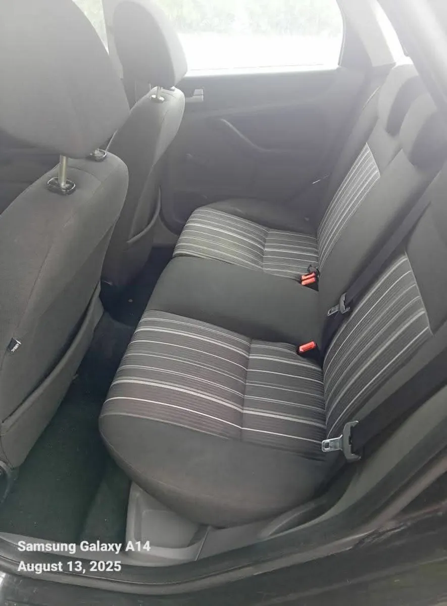 Ford Focus 2010 - Image 3