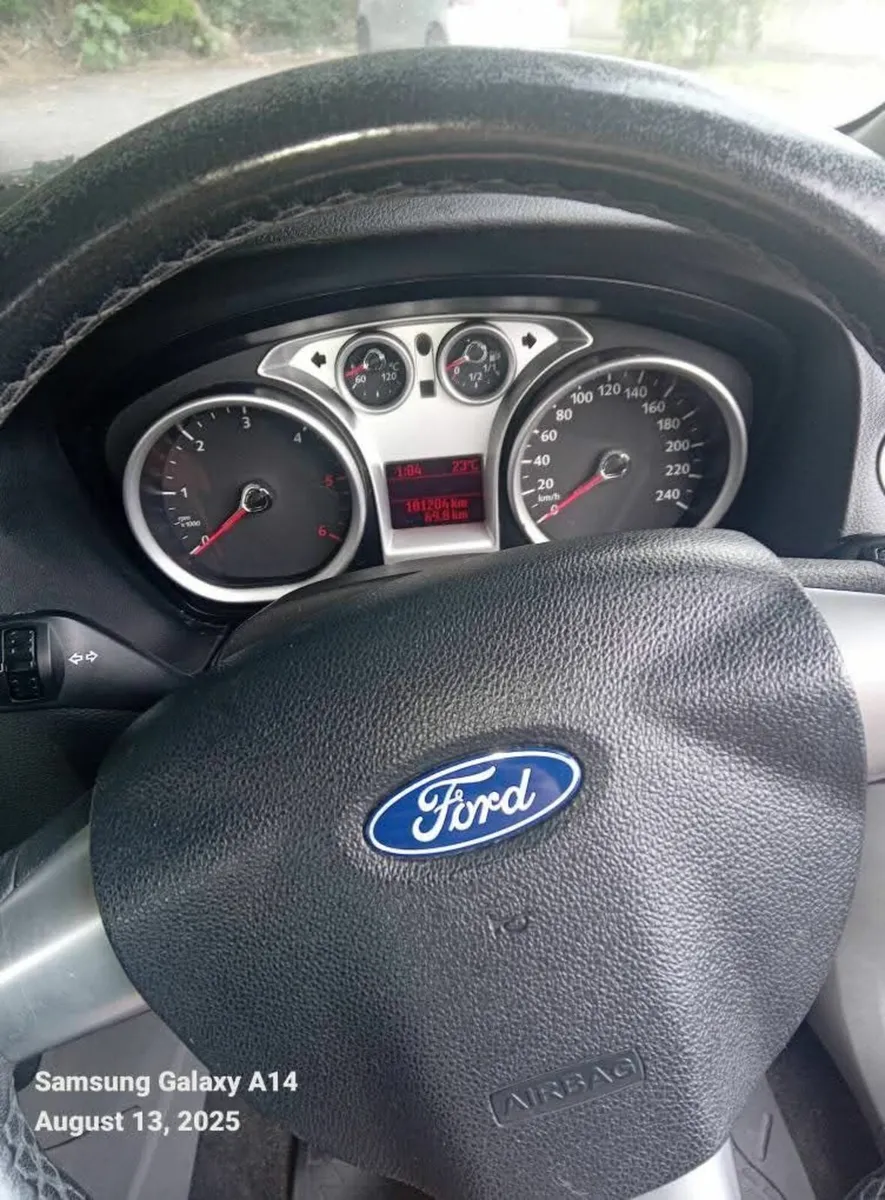 Ford Focus 2010 - Image 4