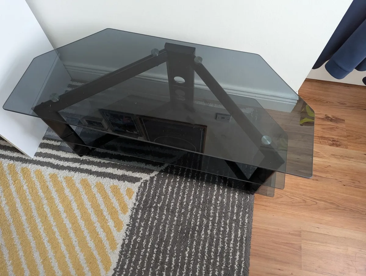 Tv table - Image 1