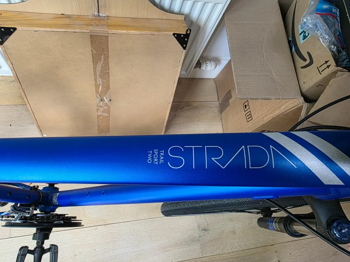 Raleigh Strada TrailSport2 - Image 2