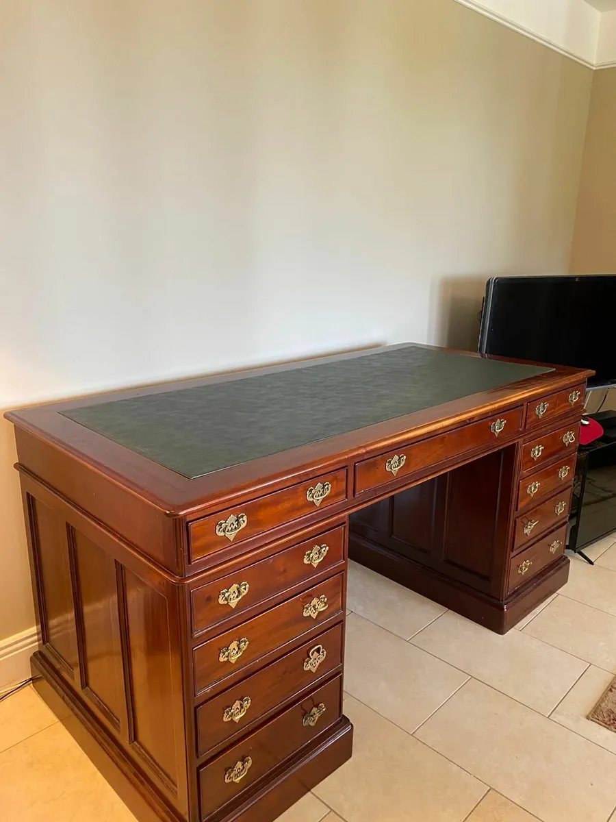 Desk - Image 4