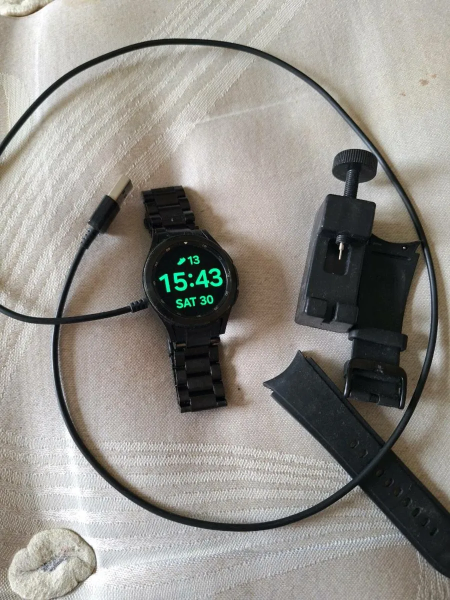 Samsung galaxy watch 4 classic - Image 1