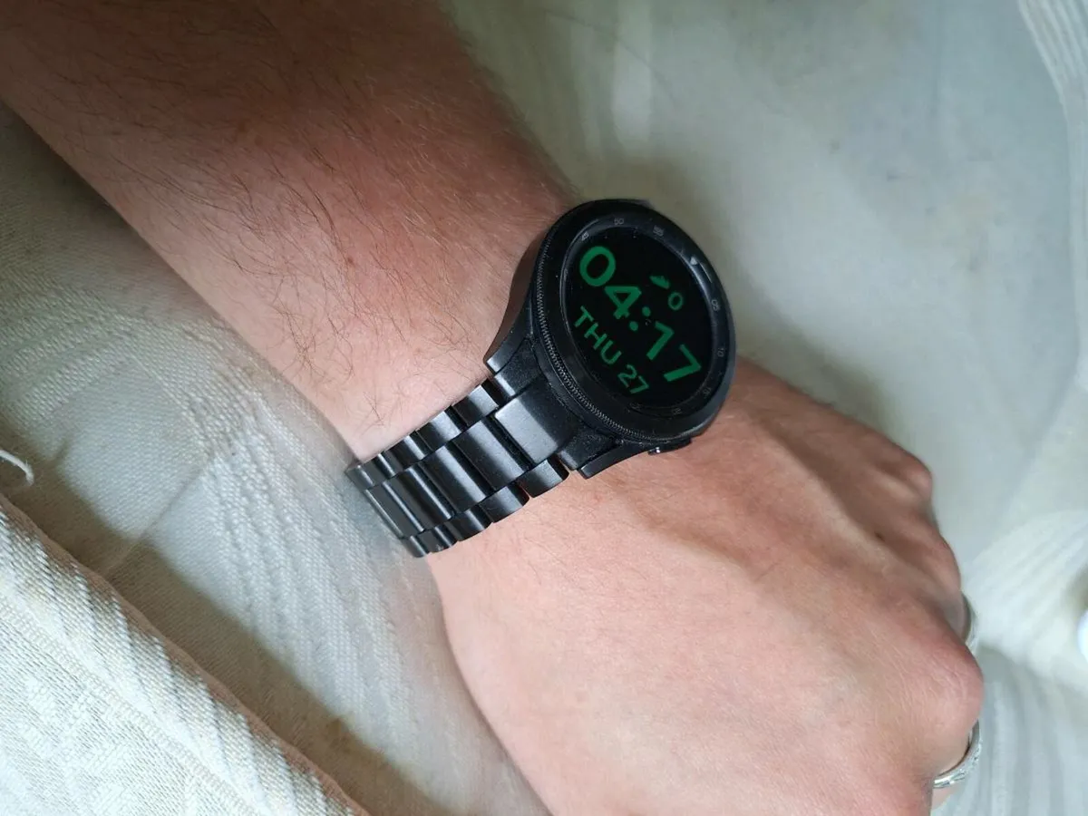 Samsung galaxy watch 4 classic - Image 2